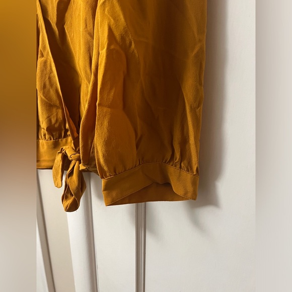 Madewell Wrap V-Neck Blouse - Picture 4 of 6